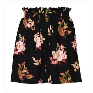 LulaRoe Ella black and Green Paper Bag Shorts